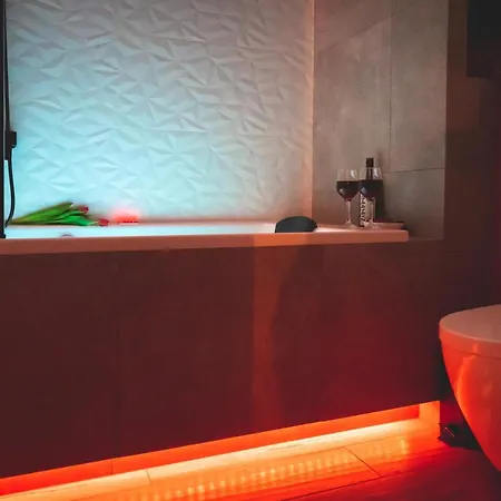 Movie Jacuzzi At The Main Station By Renters * Krakau